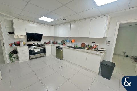 Vila v Meadows, Dubai, SAE 4 spálne, 569 m2 č. 668459 - Fotografia 6