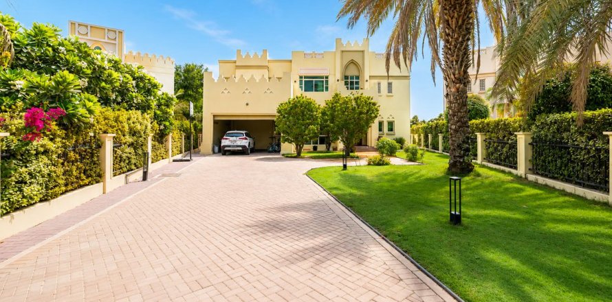 Villa a Jumeirah Islands, Dubai, EAU 4 camere da letto, 817.7 mq. № 709878