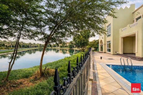 Villa a Jumeirah Islands, Dubai, EAU 4 camere da letto, 817.6 mq. № 709878
