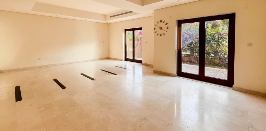 Townhouse in Al Furjan, Dubai, UAE 3 bedrooms, 223.99 sq.m. № 748811