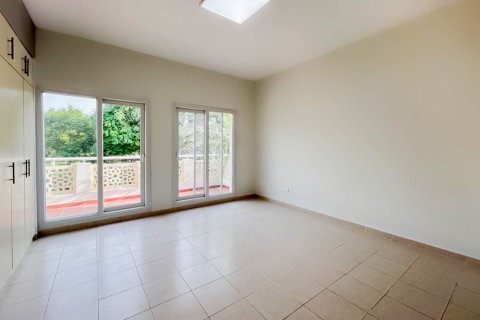 Villa te koop in Meadows, Dubai, VAE 5 slaapkamers, 576.93 vr.m., nr 748812 - foto 7