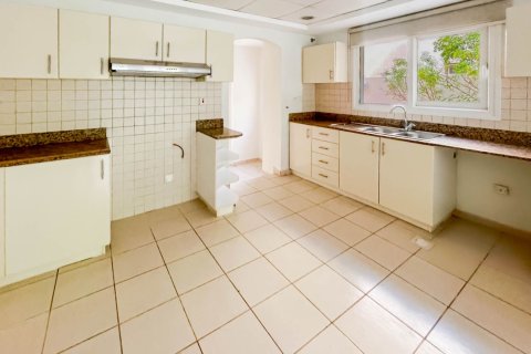 Villa te koop in Meadows, Dubai, VAE 5 slaapkamers, 576.93 vr.m., nr 748812 - foto 3
