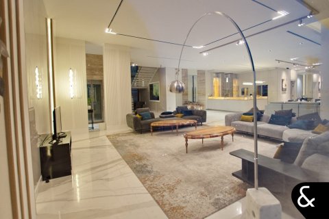 Villa in vendita a Palm Jumeirah, Dubai, EAU 6 camere da letto, 1313 mq. № 667738 - foto 7