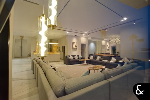 Villa in vendita a Palm Jumeirah, Dubai, EAU 6 camere da letto, 1313 mq. № 667738 - foto 19