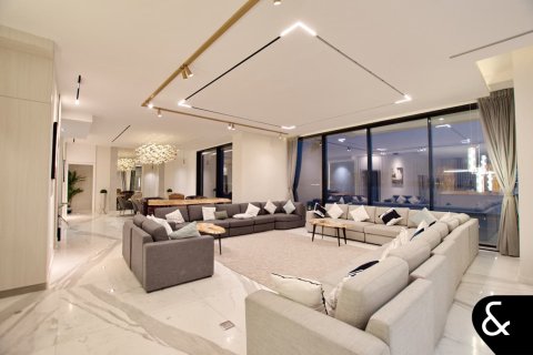 Villa in vendita a Palm Jumeirah, Dubai, EAU 6 camere da letto, 1313 mq. № 667738 - foto 5