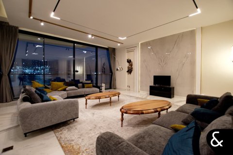 Villa in vendita a Palm Jumeirah, Dubai, EAU 6 camere da letto, 1313 mq. № 667738 - foto 11