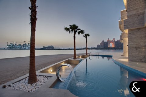 Villa in vendita a Palm Jumeirah, Dubai, EAU 6 camere da letto, 1313 mq. № 667738 - foto 3