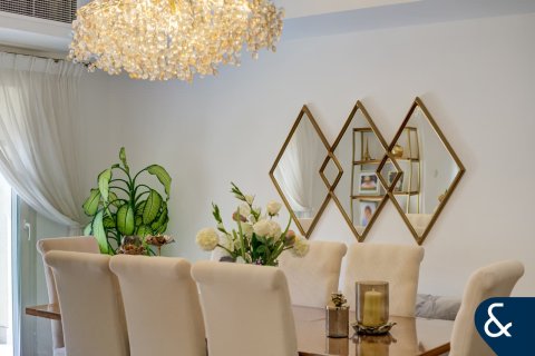 The Springs, Dubai, संयुक्त अरब अमीरात में विला, 3 बेडरूम, 290 वर्ग मीटर, संख्या 667728 - फ़ोटो 14