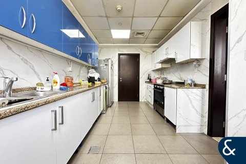 Apartamento en venta en Jumeirah Lake Towers, Dubai, EAU 3 dormitorios, 177 m2 № 666296 - foto 4