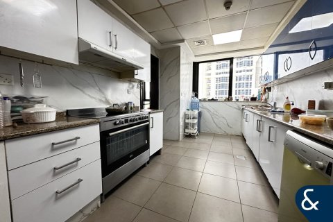 Apartamento en venta en Jumeirah Lake Towers, Dubai, EAU 3 dormitorios, 177 m2 № 666296 - foto 3