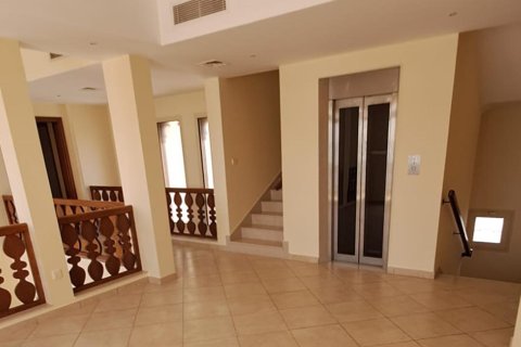 Vila u gradu Al Hamra Village, Ras Al Khaimah, UAE 5 spavaće sobe, 1416 m2 Br. 656523 - Slika 10