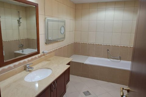 Vila u gradu Al Hamra Village, Ras Al Khaimah, UAE 5 spavaće sobe, 1416 m2 Br. 656523 - Slika 30