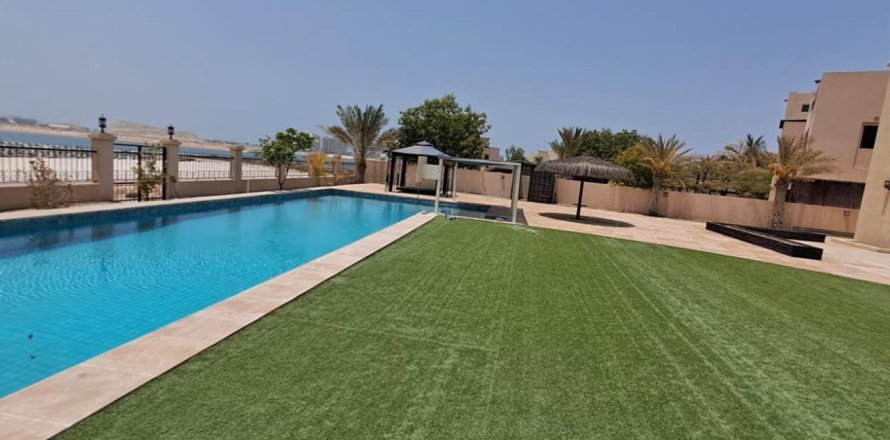 Vila u gradu Al Hamra Village, Ras Al Khaimah, UAE 5 spavaće sobe, 1416 m2 Br. 656523