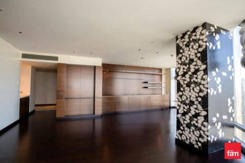 Apartment in Downtown Dubai (Downtown Burj Dubai), UAE 3 bedrooms, 247.4 sq.m. № 647756 - photo 4