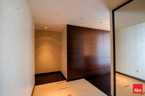 Apartment in Downtown Dubai (Downtown Burj Dubai), UAE 3 bedrooms, 247.4 sq.m. № 647756 - photo 8