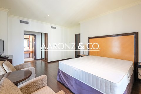 Huoneisto Jumeirah Beach Residence, Dubai, Arabiemiraatit 4 makuuhuonetta, 288.5 m2 № 670724 - kuva 8
