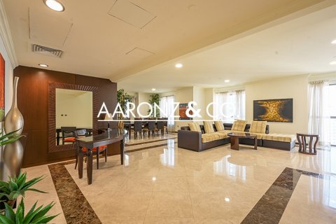 Huoneisto Jumeirah Beach Residence, Dubai, Arabiemiraatit 4 makuuhuonetta, 288.5 m2 № 670724 - kuva 1