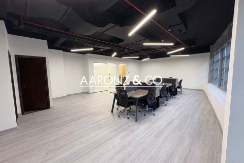 Oficina en alquiler en Business Bay, Dubai, EAU 96.9 m2 № 670683 - foto 4