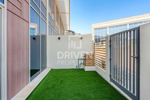 Vilă de închiriat în Rukan, Dubai, EAU 2 dormitoare, 101.36 mp. №765670 - poză 4