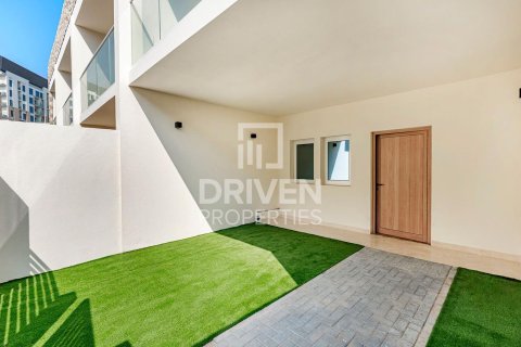 Vilă de închiriat în Rukan, Dubai, EAU 2 dormitoare, 101.36 mp. №765670 - poză 1