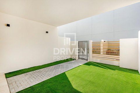 Vilă de închiriat în Rukan, Dubai, EAU 2 dormitoare, 101.36 mp. №765670 - poză 21