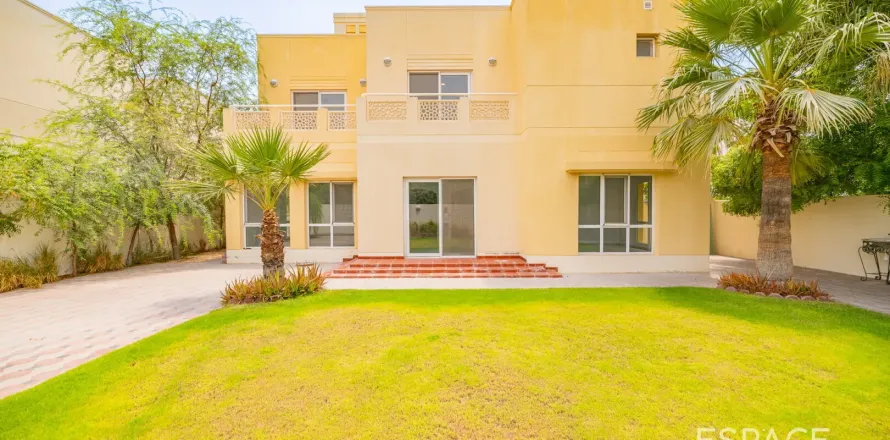 Vila di Meadows, Dubai, UAE 5 bilik tidur, 575 meter persegi № 650223