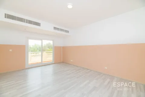 Vila di Meadows, Dubai, UAE 5 bilik tidur, 575 meter persegi № 650223 - foto 15