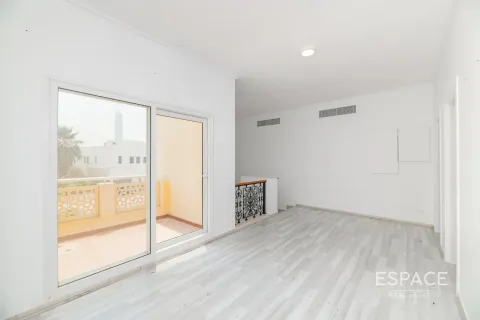 Vila di Meadows, Dubai, UAE 5 bilik tidur, 575 meter persegi № 650223 - foto 11