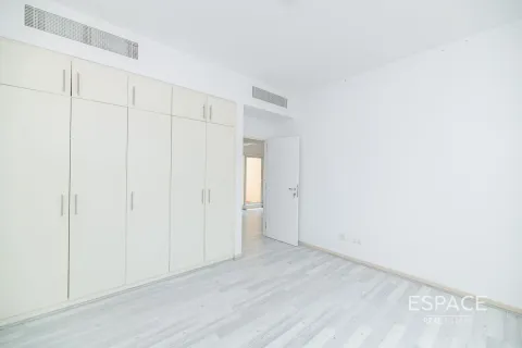 Vila di Meadows, Dubai, UAE 5 bilik tidur, 575 meter persegi № 650223 - foto 12