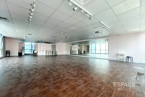 Office in Jumeirah Lake Towers, Dubai, UAE 116 sq.m. № 650225 - photo 5