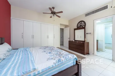 Villa in The Springs, Dubai, UAE 3 bedrooms, 283 sq.m. № 650220 - photo 5