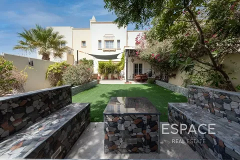 Villa in The Springs, Dubai, UAE 3 bedrooms, 283 sq.m. № 650220 - photo 11