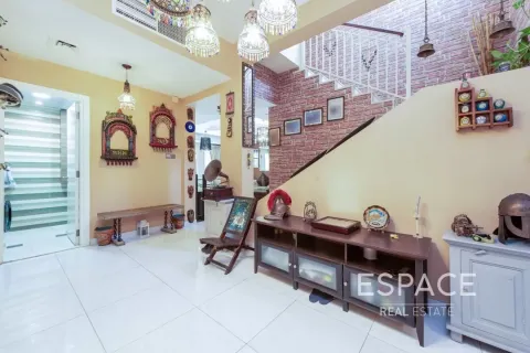 Villa in The Springs, Dubai, UAE 3 bedrooms, 283 sq.m. № 650220 - photo 2