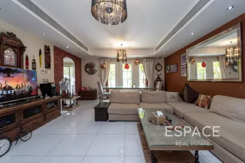 Villa in The Springs, Dubai, UAE 3 bedrooms, 283 sq.m. № 650220 - photo 1