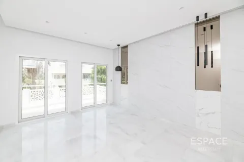 Villa in Meadows, Dubai, UAE 5 bedrooms, 353 sq.m. № 650226 - photo 9