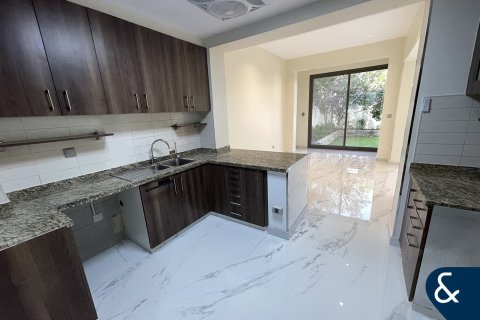 Villa itt: Reem, Dubai, EAE, 4 hálószoba, 293 m², azonosító: 685241 - fénykép 9