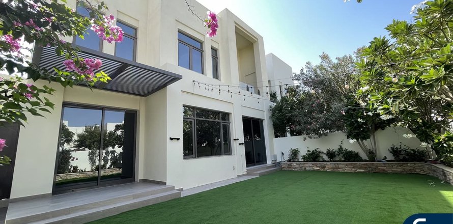 Villa itt: Reem, Dubai, EAE, 4 hálószoba, 293 m², azonosító: 685241