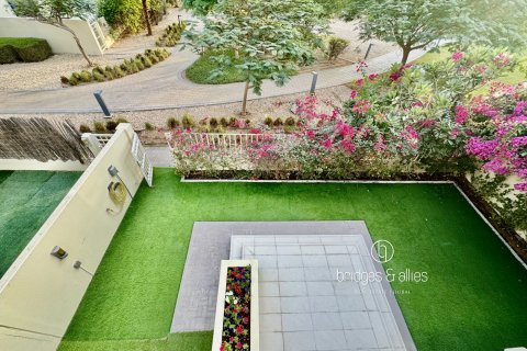 Villa en alquiler en Dubai Hills Estate, Dubai, EAU 5 dormitorios, 277.8 m2 № 670048 - foto 9