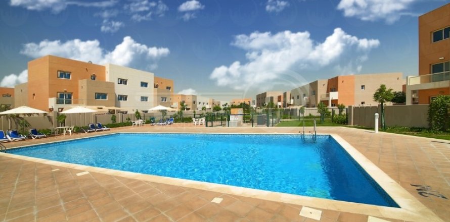 Vilă în Abu Dhabi, EAU 2 dormitoare, 170.2 mp.  №730960