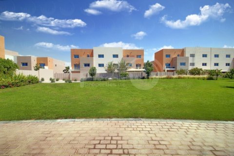 Vilă de vânzare în Abu Dhabi, EAU 2 dormitoare, 170.2 mp. №730960 - poză 19