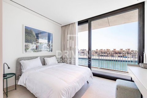 Appartement te huur in Jumeirah, Dubai, VAE 3 slaapkamers, 198.63 vr.m., nr 746711 - foto 3