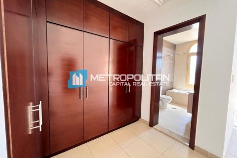 Villa in Khalifa City, Abu Dhabi, UAE 5 bedrooms, 522.9 sq.m. № 633417 - photo 12
