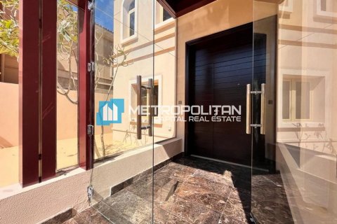 Villa in Khalifa City, Abu Dhabi, UAE 5 bedrooms, 522.9 sq.m. № 633417 - photo 16