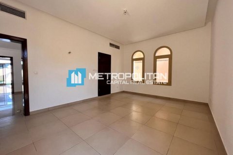 Villa in Khalifa City, Abu Dhabi, UAE 5 bedrooms, 522.9 sq.m. № 633417 - photo 4