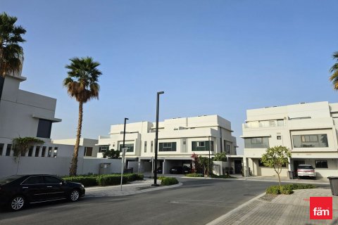 Villa te koop in Dubai, VAE 3 slaapkamers, 281.6 vr.m., nr 660354 - foto 3