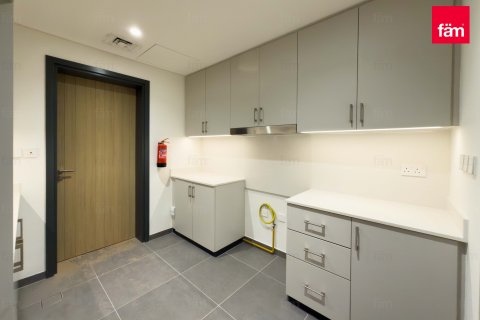 Villa in Dubai, UAE 5 bedrooms, 420 sq.m. № 682282 - photo 18