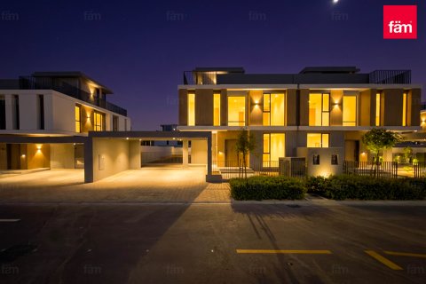 Villa in Dubai, UAE 5 bedrooms, 420 sq.m. № 682282 - photo 29