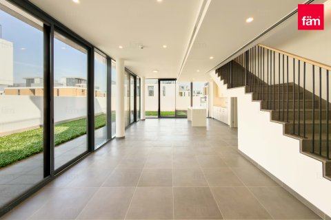 Vila v Dubai, SAE 5 spální, 420 m2 č. 682282