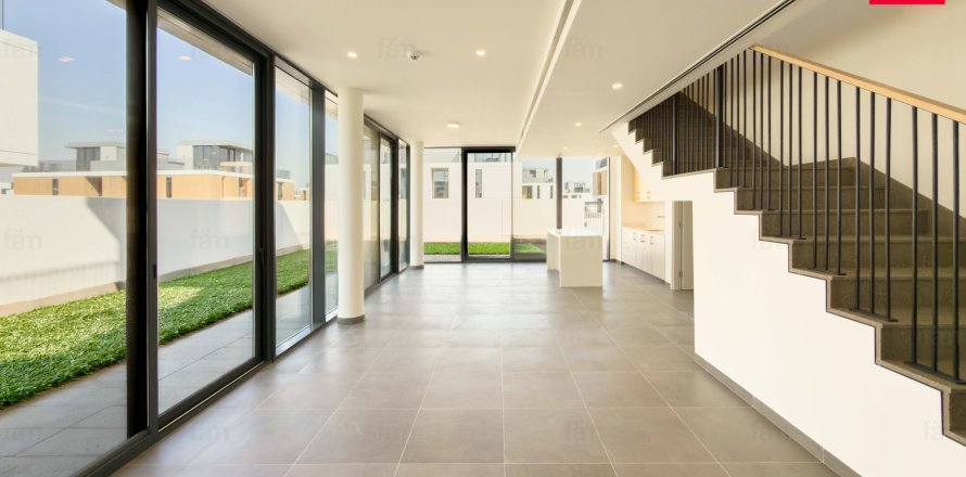 Villa itt: Dubai, EAE, 5 hálószoba, 420 m², azonosító: 682282