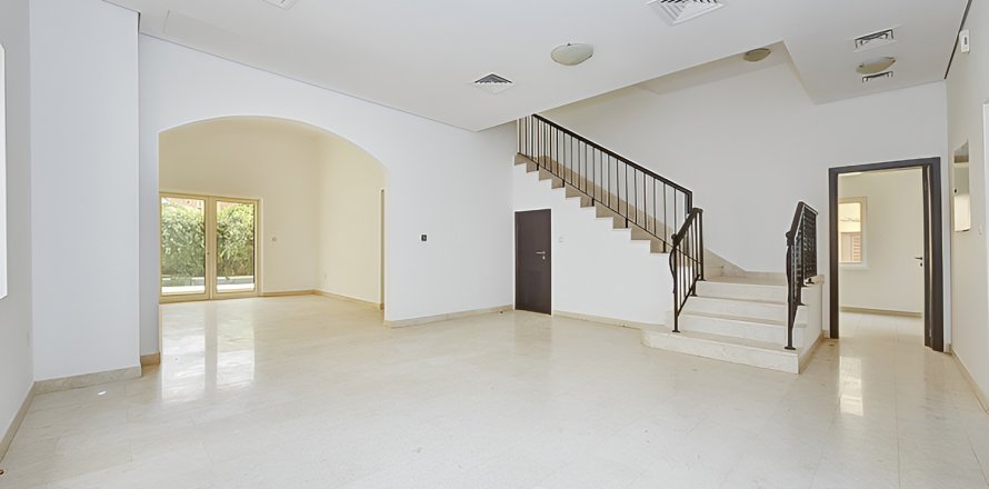 Vila u gradu The Villa, Dubai, UAE 5 spavaće sobe, 647.26 m2 Br. 749498